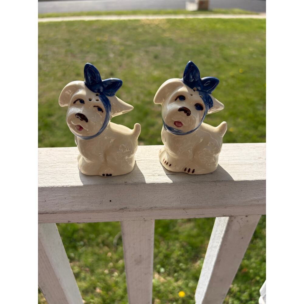 Vintage Shawnee Mugsy Small Salt & Pepper Shakers 3.5” Sitting Dog Terrier